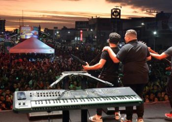 Feira: Evangélicos se unem em oração e clamam pela paz