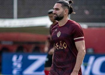 Atacante do Vitória, Léo Gamalho passa por procedimento cirúrgico após diagnóstico de câncer de pele