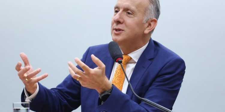 Relatório da reforma tributária deverá ser apresentado na terça-feira na Câmara