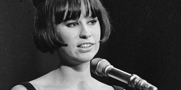 Morre Astrud Gilberto, ícone da Bossa Nova, aos 83 anos