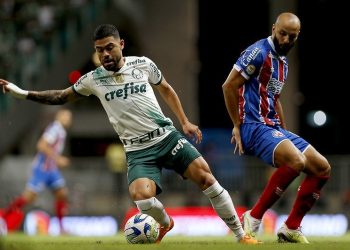 Bahia marca nos acréscimos e vence Palmeiras na Arena Fonte Nova