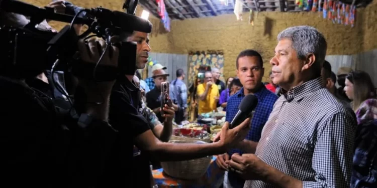 Em Castro Alves, governador acompanha Arraiá do Poeta e enfatiza a geração de renda no São João