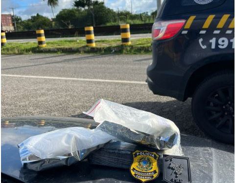Casal é preso na praça de pedágio de Simões Filho transportando cocaína e insumos para drogas