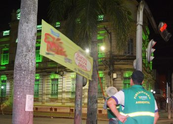 Cerca de 100 peças publicitárias são retiradas em operação de combate à poluição visual