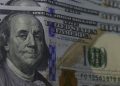 Dólar cai para R$ 4,79 e encerra semestre com recuo de 9,28%