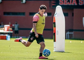 Vitória enfrenta o Guarani neste domingo pela Série B