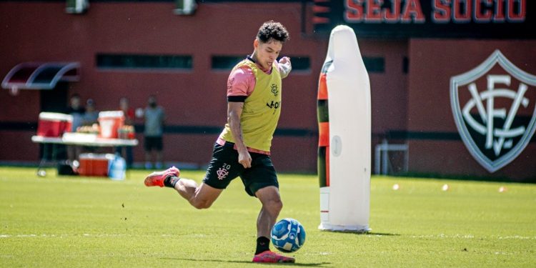 Vitória enfrenta o Guarani neste domingo pela Série B