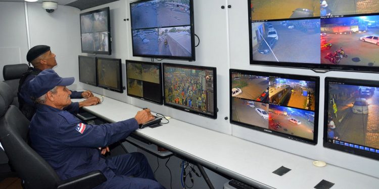 Guarda Municipal reforça segurança dos festejos juninos com monitoramento por câmeras