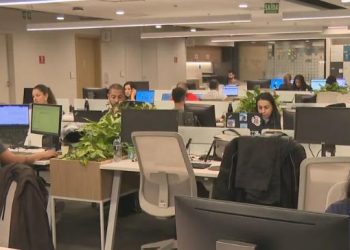 9 em cada 10 jovens com emprego estão em cargos com baixos salários