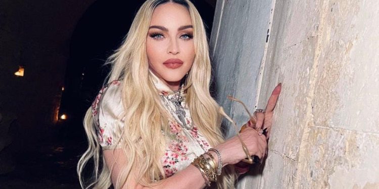 Madonna é entubada em UTI após ser encontrada inconsciente