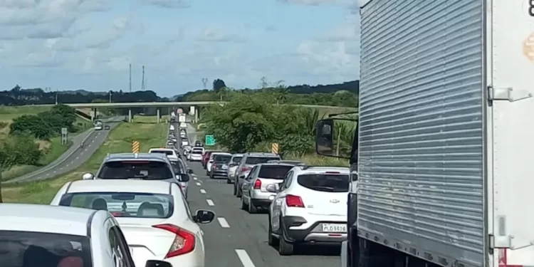 Movimento de retorno das festas juninas é intenso na BR-324