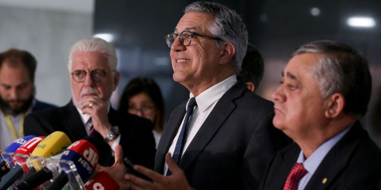 Governo articula para não alterar texto do marco fiscal no Senado