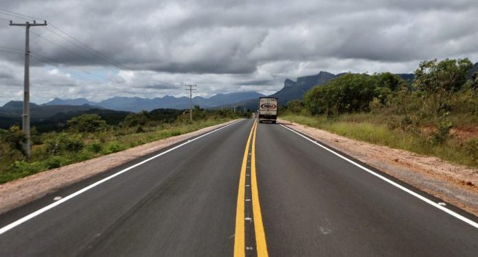 Operação conjunta entre Inema, PRF e Ibama fiscaliza transporte de produtos perigosos na BR-116