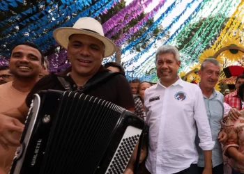 Governador acompanha festa junina em Cruz das Almas, no Recôncavo baiano