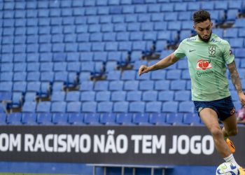 Em jogo marcado por manifestações antirracistas, Brasil enfrenta Guiné