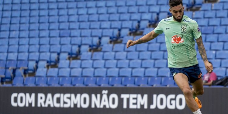 Em jogo marcado por manifestações antirracistas, Brasil enfrenta Guiné