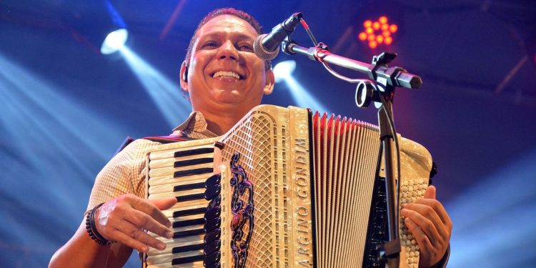 Targino Gondim apresenta o melhor do forró em Maria Quitéria