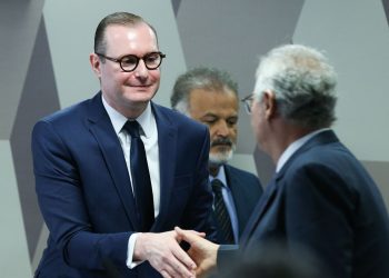 CCJ do Senado aprova indicação de Cristiano Zanin para vaga no STF
