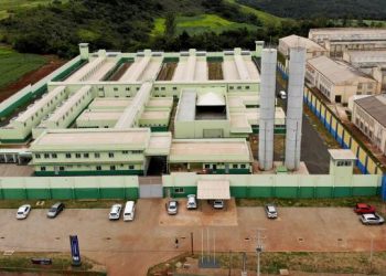 Autor do ataque em escola que matou 2 adolescentes é encontrado morto na prisão