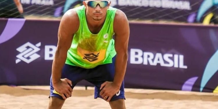 Apesar da falta de estruturas e incentivos ao vôlei de praia, atleta feirense  se destaca no esporte