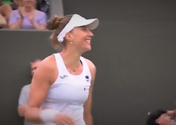 Bia Haddad vai às oitavas na simples e avança nas duplas de Wimbledon