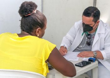 Consultas e vacinação disponíveis na praça da Rua Nova nesta terça-feira