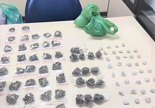 Polícia Militar realiza apreensão de drogas no bairro Rua Nova em Feira de Santana