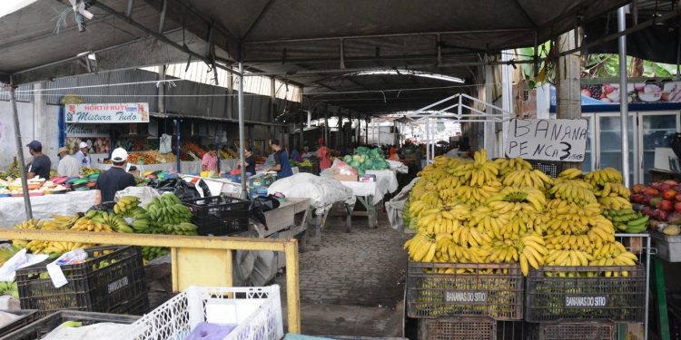 Prefeitura de Feira de Santana colhe sugestões para melhorias das feiras-livres