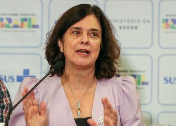 Ministra anuncia atualização da vacina contra pólio a partir de 2024