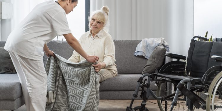 Idosos: confira como prevenir acidentes domésticos