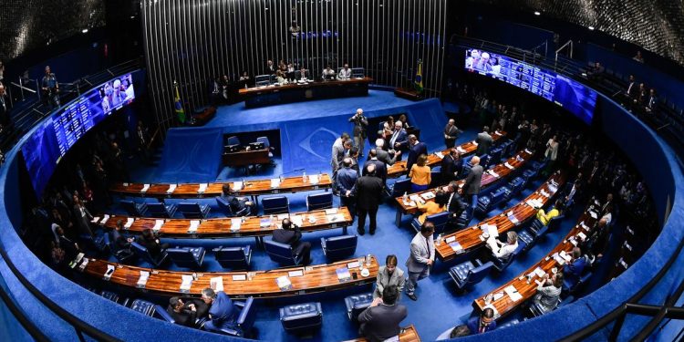 Senado aprova programa para expandir escolas em tempo integral