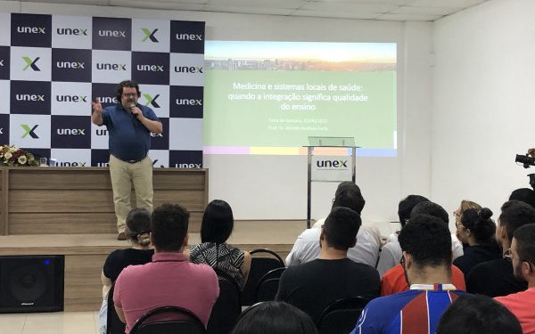 Unex sedia congresso regional da Rede Unida sobre “Ensino das Profissões da Saúde” em Feira de Santana