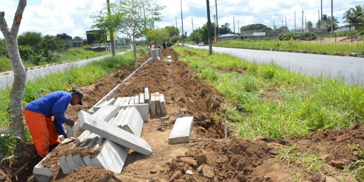 Avança construção das ciclovias nas avenidas Fraga Maia e Noide Cerqueira