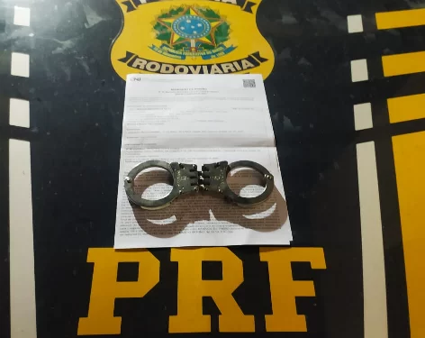 PRF prende foragido da justiça de Pernambuco na BR-116, em Feira de Santana