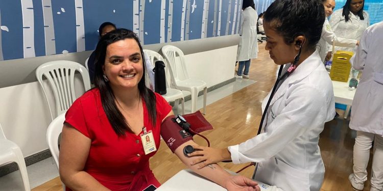 Ação de Saúde no Hospital Clériston Andrade promove bem-estar e prevenção