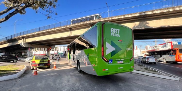 BRT passa a ter acesso rápido e exclusivo à avenida João Durval Carneiro