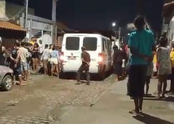 Homem é assassinado dentro de Van em Feira de Santana