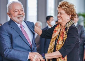 PT pretende articular devolução simbólica do mandato de Dilma Rousseff