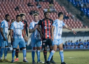 Vitória perde para o Londrina na Série B e cai para segundo lugar