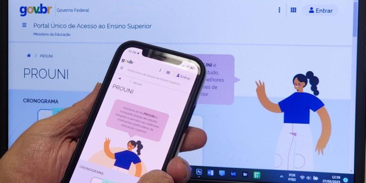 ProUni abre prazo para selecionado apresentar documentação