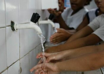 MEC prorroga prazo para escolas aderirem a programa que financia água e esgotamento sanitário