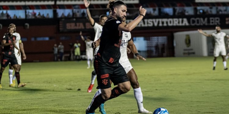 Vitória vence Ceará no Barradão e abre vantagem no G-4