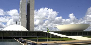 Arcabouço fiscal volta a ser tema de discussões na Câmara nesta semana