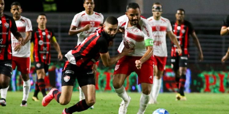 Vitória joga mal e sofre goleada histórica do CRB fora de casa
