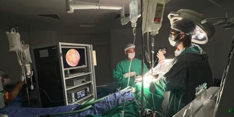 Equipe de Neurocirurgia do Hospital Clériston Andrade realiza procedimento inédito na Bahia