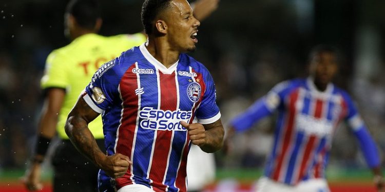 Bahia goleia Coritiba na estreia de Rogério Ceni