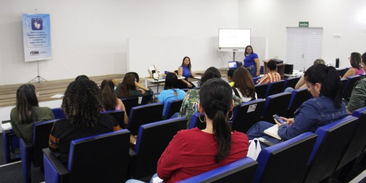 Deficiência visual e inclusão nas escolas municipais é tema de formação para coordenadores pedagógicos