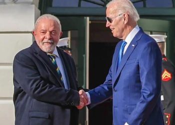 Lula e Biden se esquivam de divergências e lançam manifesto pró-trabalhador