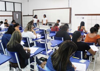 Prova do REDA para professor teve 3.200 candidatos em Feira de Santana neste domingo (24)