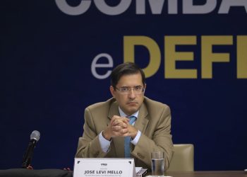 Fake news destrói e mata, diz especialista em seminário no STF
